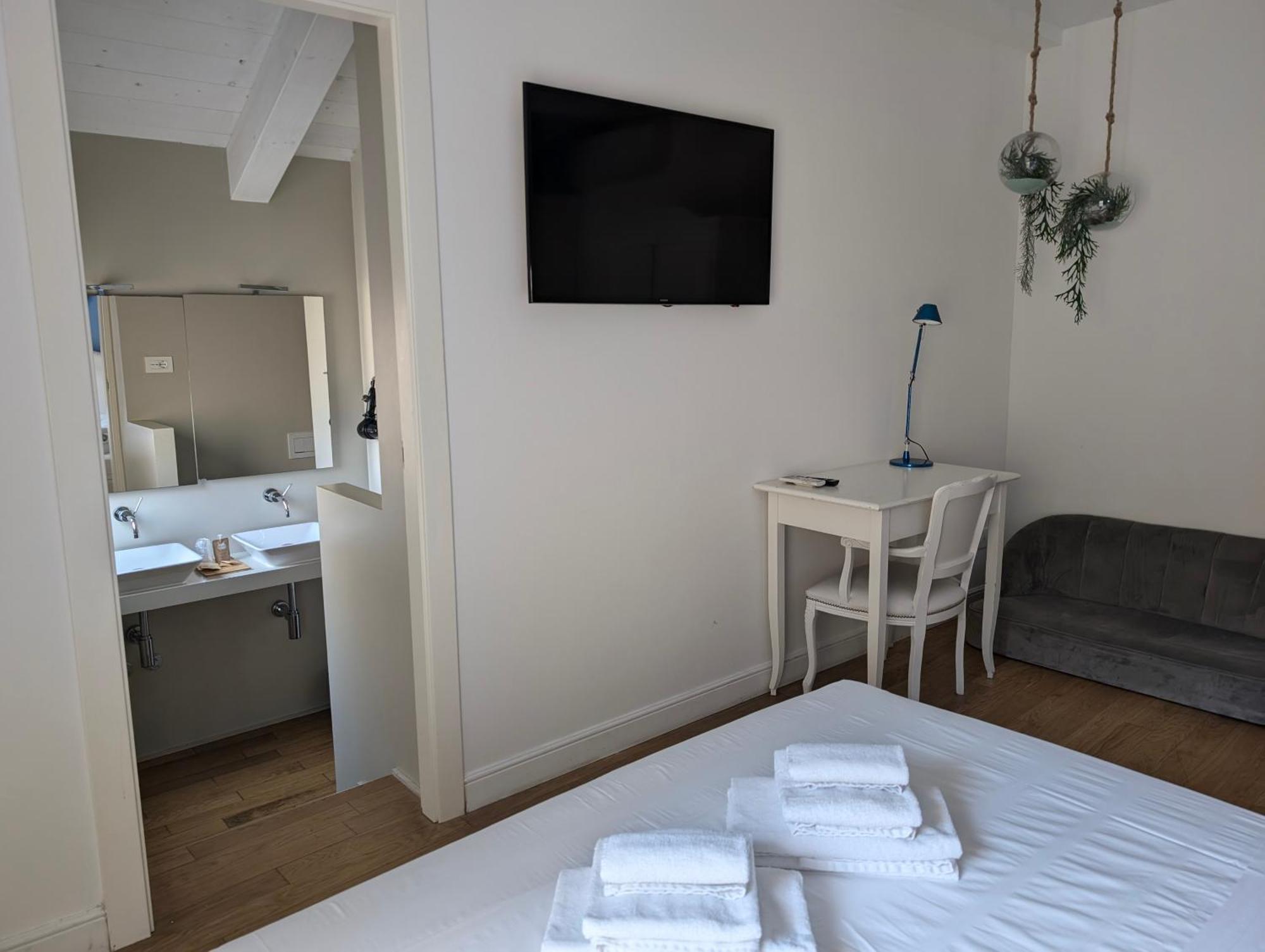 Cosmopolitan Central Rooms Bologna Exterior photo