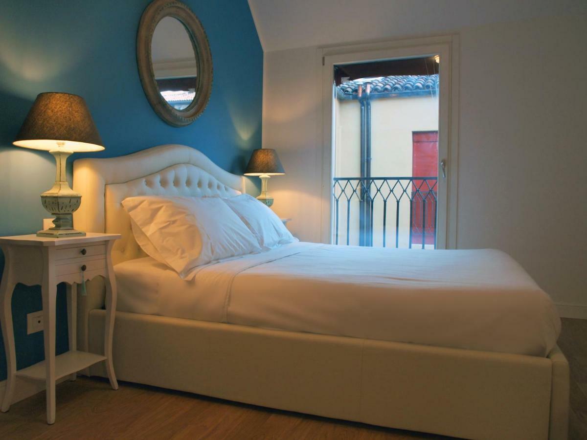 Cosmopolitan Central Rooms Bologna Exterior photo